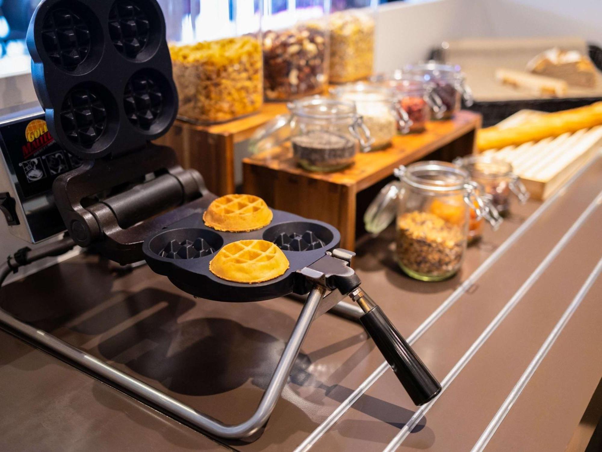 Ibis Styles Hotel Brussels Centre Stephanie Saint-Gilles Ngoại thất bức ảnh